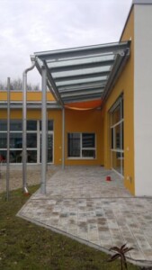 Überdachungskonstruktion hergestellt durch die Firma Finsterwald Stahlbau GmbH & Co.KG