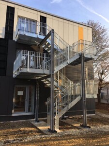Aussentreppen hergestellt durch die Firma Finsterwald Stahlbau GmbH & Co.KG